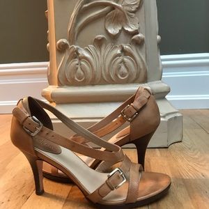 Beige 3’ inch open-toe heels 👠 with Nike Air sole